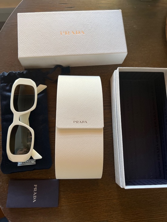 PR 17ws Sunglasses